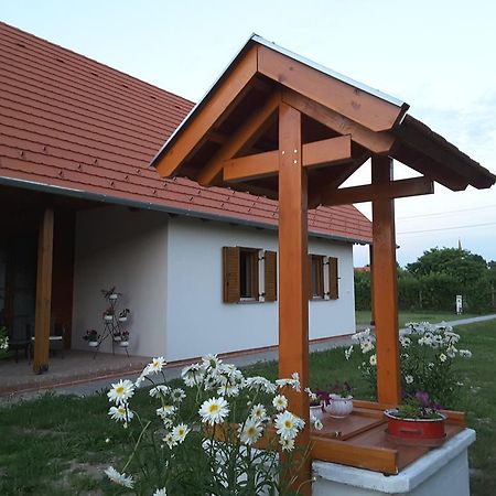 Malomko Apartman Zsira Екстериор снимка