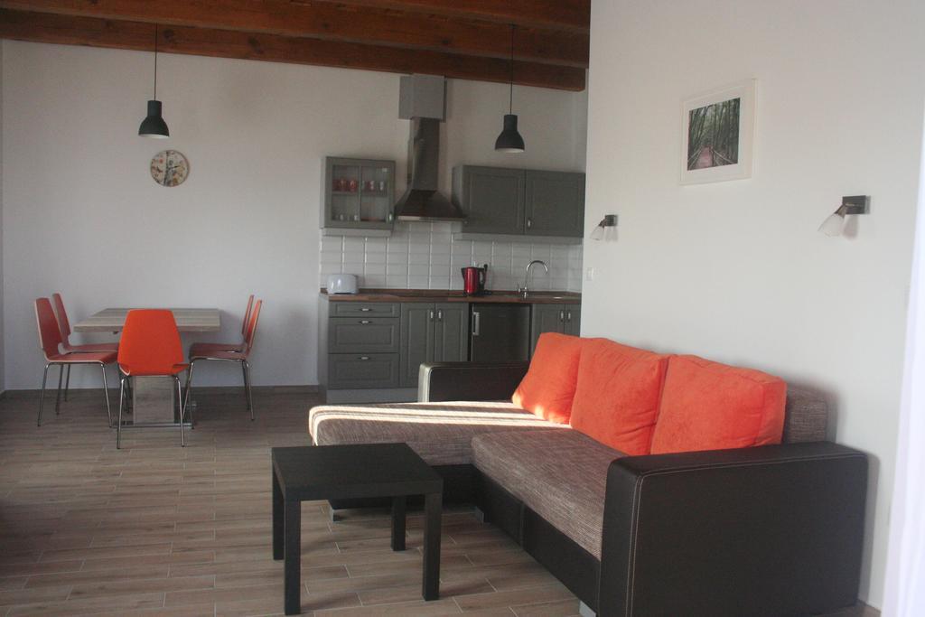 Malomko Apartman Zsira Екстериор снимка