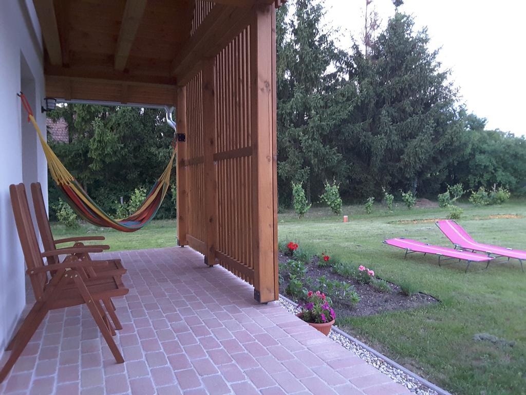 Malomko Apartman Zsira Екстериор снимка